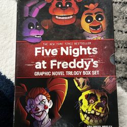 FIVE NIGHTS AT FREDDY’S TRILOGY GRAPHIC NOVEL SET