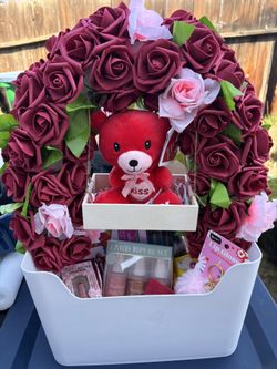 Valentine Swing Basket