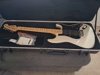 USA Fender stratocaster HSH Corona CA