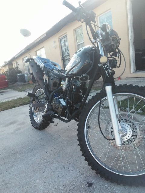 Dirt bike/motorcycle