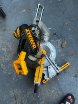 DEWALT