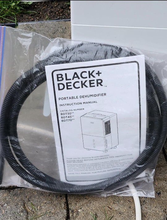 Black & Decker Dehumidifier - MODEL BDT45 for Sale in Tacoma, WA