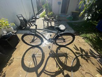 Huffy Fairmont Cruiser Bike / bicycle