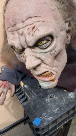 Distortions Unlimited Animatronic Halloween prop