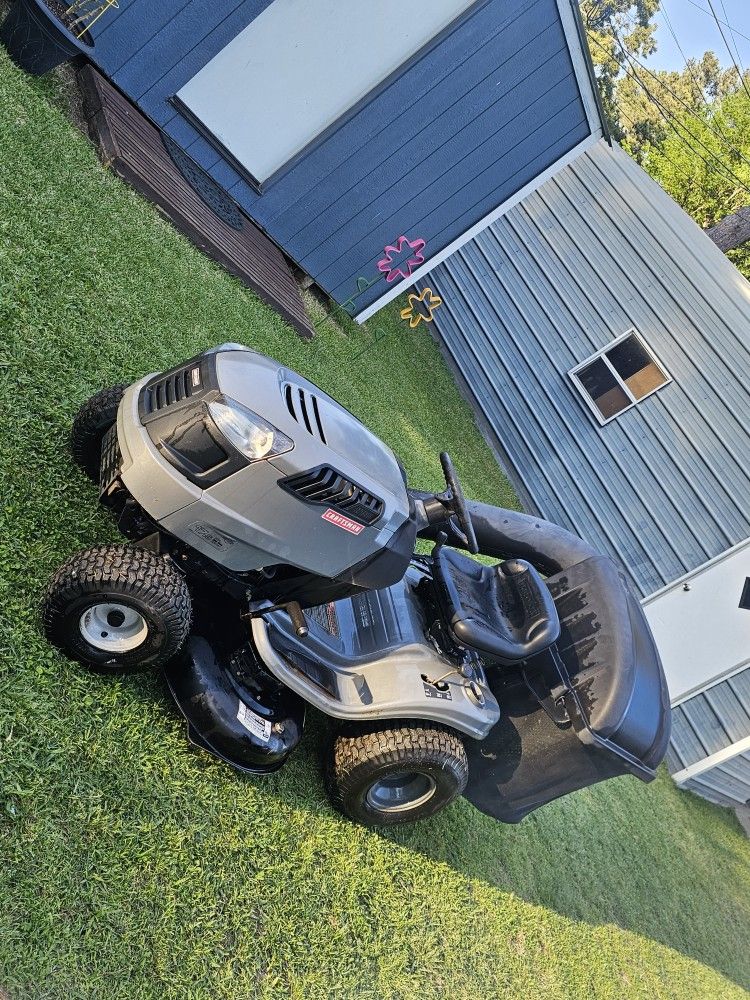 Craftsman 115 riding lawnmower with bagger