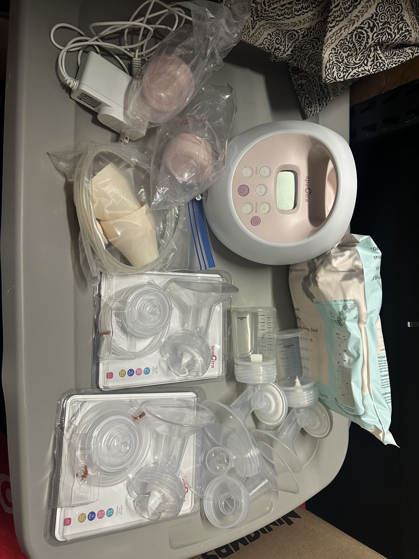 Spectra Pump With Accessories 