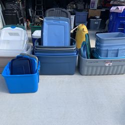 19 containers with lids