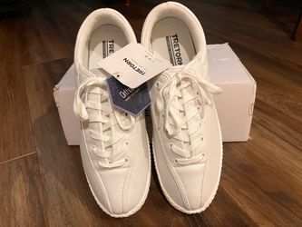 Tretorn Men’s Brand New 9.0/9.5 Tennis Shoes