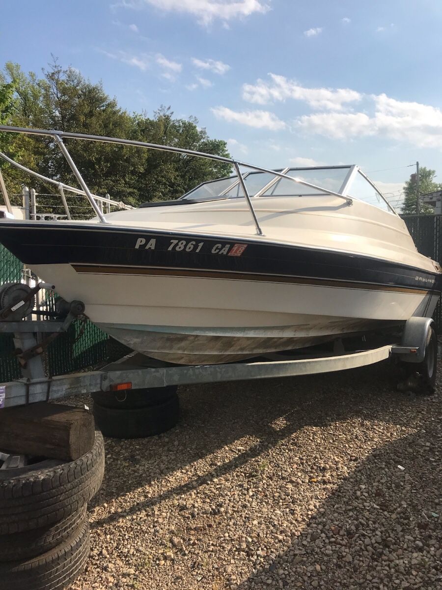 1996 18’ Bayliner with trailer in Bristol PA