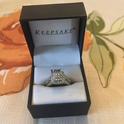 BRAND NEW GENUINE NATURAL DIAMOND RING. 💎. 10KT YELLOW GOLD.  SIZE 7.  VERY DETAILED.  GORGEOUS IN PERSON. 💎💎.  ASKING $599🔥💎🔥