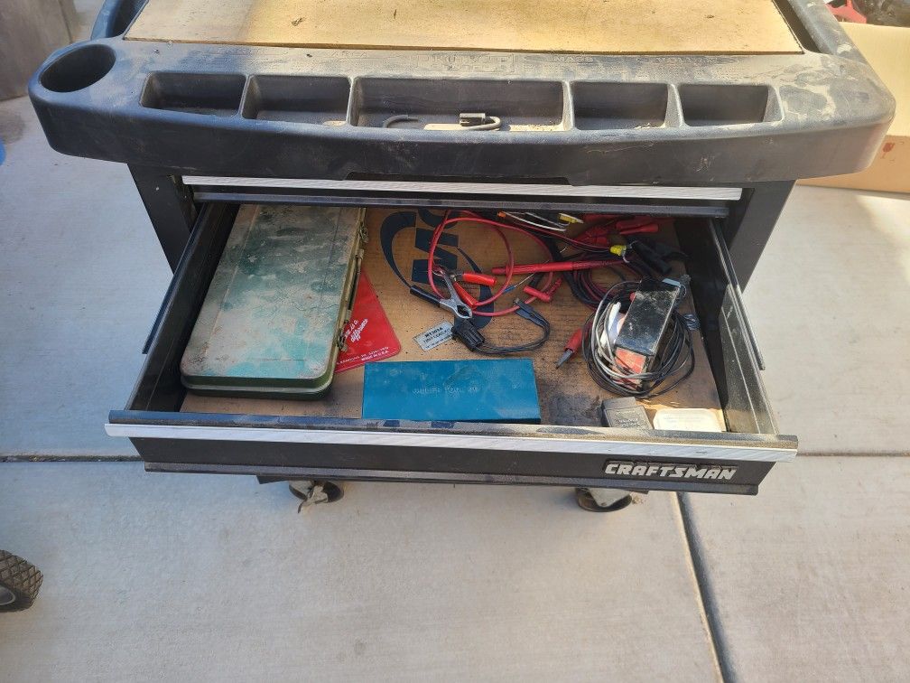 Craftsman Roll Around Tool Box With Tools