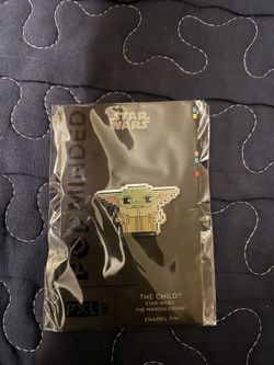 “THE CHILD” STAR WARS THE MANDALORIAN ENAMEL PIN EXLUSIVE PIN