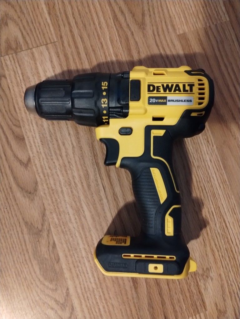 DeWalt Atomic Drill 1/2 Driver