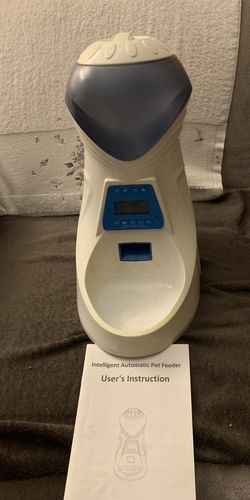 Pet feeder intelligent automatic honey guardian model A25 programmable Built in Voice Recorder Remorable to Cean and Wash the Food Hopper and Speaker: