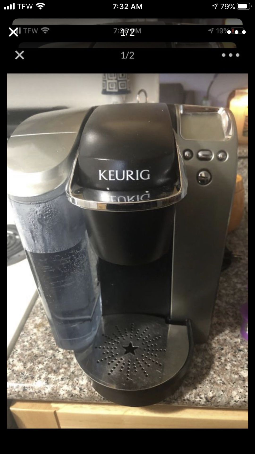 Keurig and 4 reusable k cups