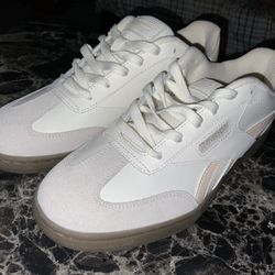 Reebok Shoes 40$ Lowest 30$ Never Worn Just Kinda Dusty