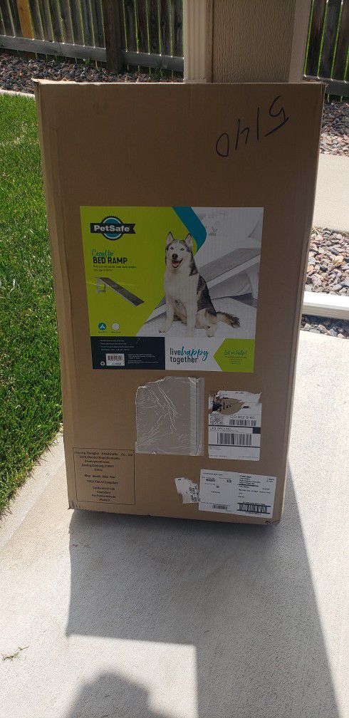 petsafe cozyup bed ramp white and grey - brand new in box!