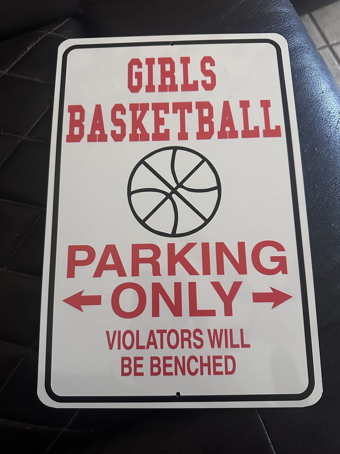 door sign for basketball