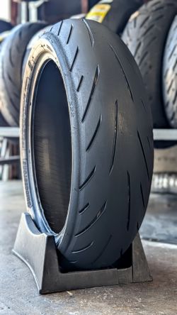 Bridgestone Battlax S22 Motorcycle Tire 180/55/17