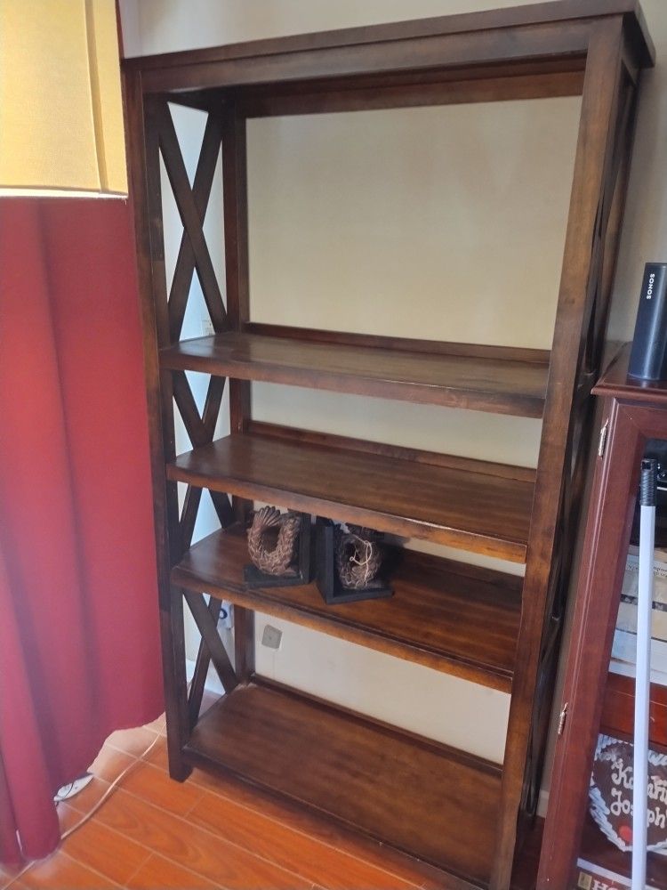 Nice Bookshelf With 4 Adjustable Shelves