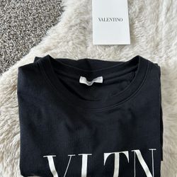 Men’s Size Small Valentino Shirt 