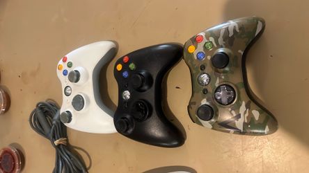 Xbox 360 wireless controllers