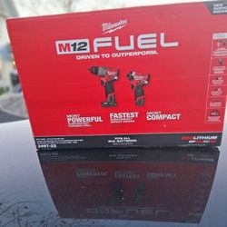 Dewalt & Milwaukee Tools