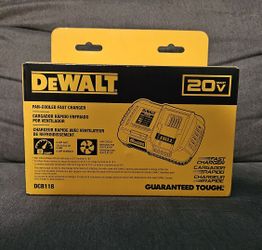 DEWALT FAN-COOLED FAST CHARGER