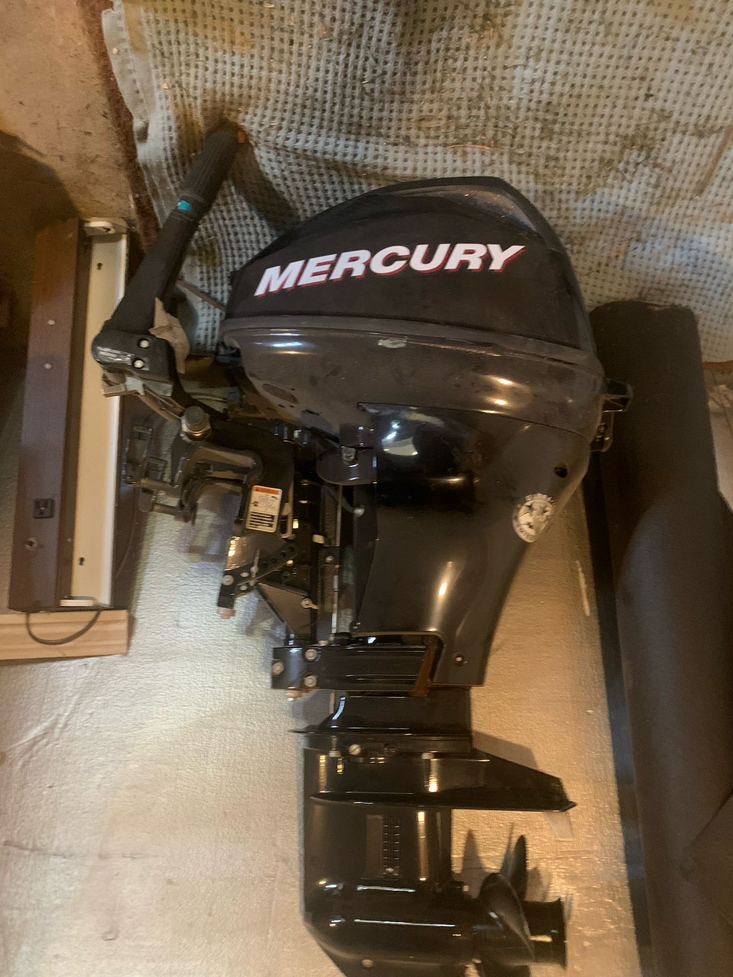 NOS 2012 Mercury 15 Hp Four Stroke Outboard Boat Motor