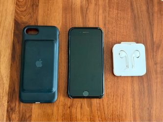 iPhone 7 32GB (Stuck on Apple Logo) + Battery Case + Leather Case + NEW Lightning EarPods