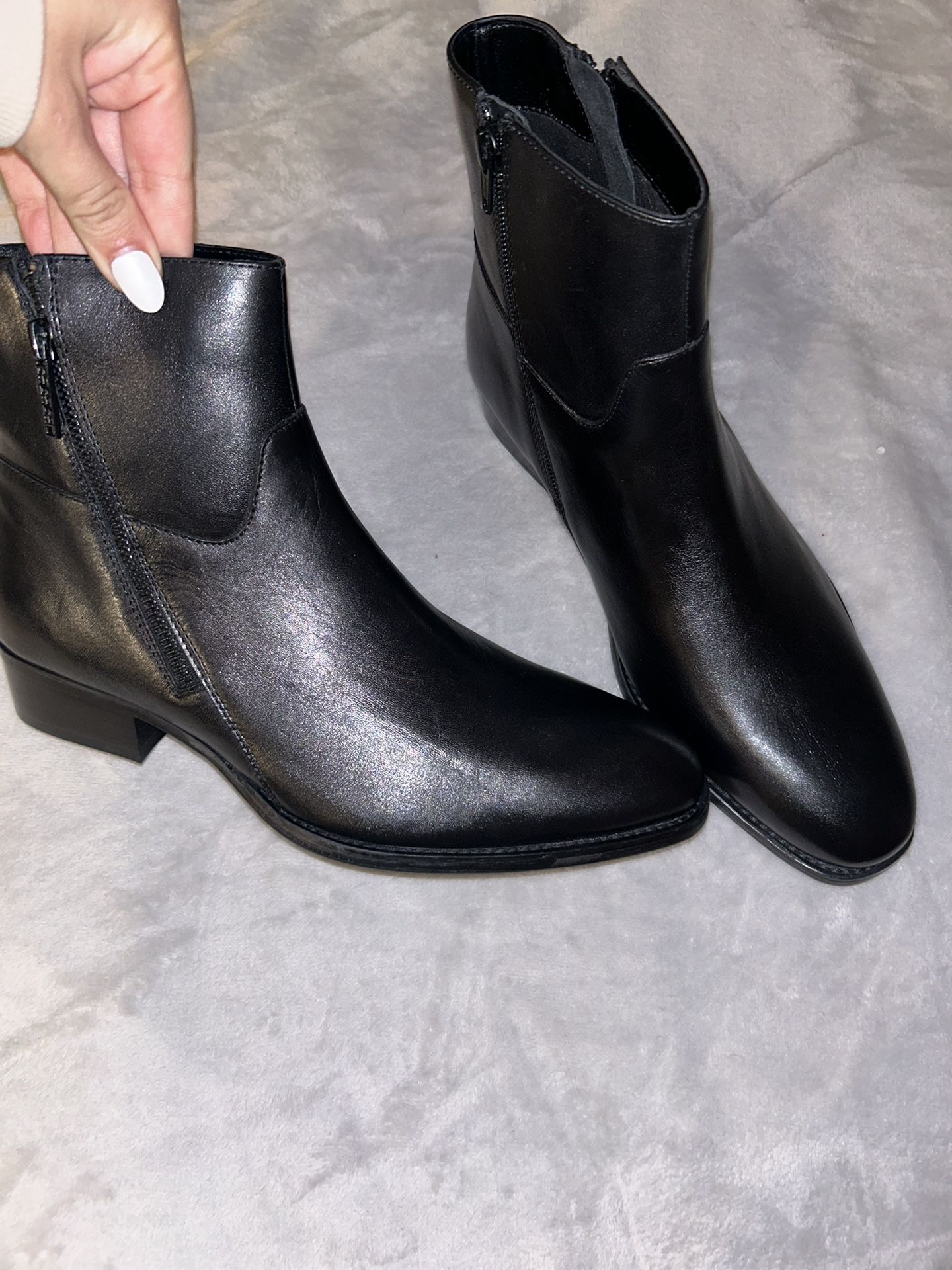 NEW BLACK ALDO LEATHER ANKLE BOOTS