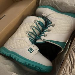 Ladies DC Snowboard Boots Size 9