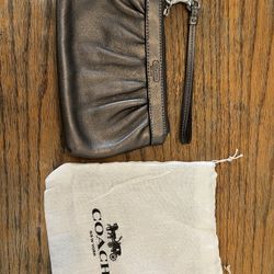 Brand New Coach Silver Gray Wristlet Pouch