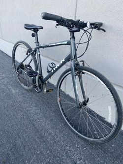 TREK : HYBRID : LARGE : LIKE NEW