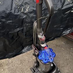 DYSON D33 Bagless Vaccuum