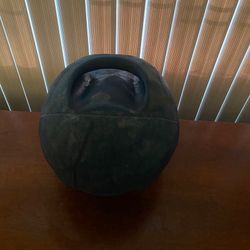 Dual Handled 8lb Medicine Ball 