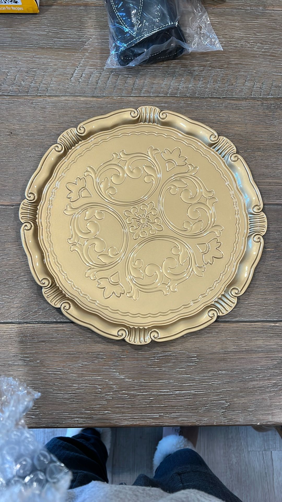 50 Brand New Gold Chargers With Victorian Italian Design