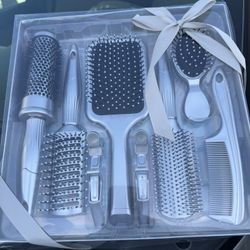 Brush & Comb 8pc Gift Set Assorted Hair Brushes, Comb, Hair Clips New
