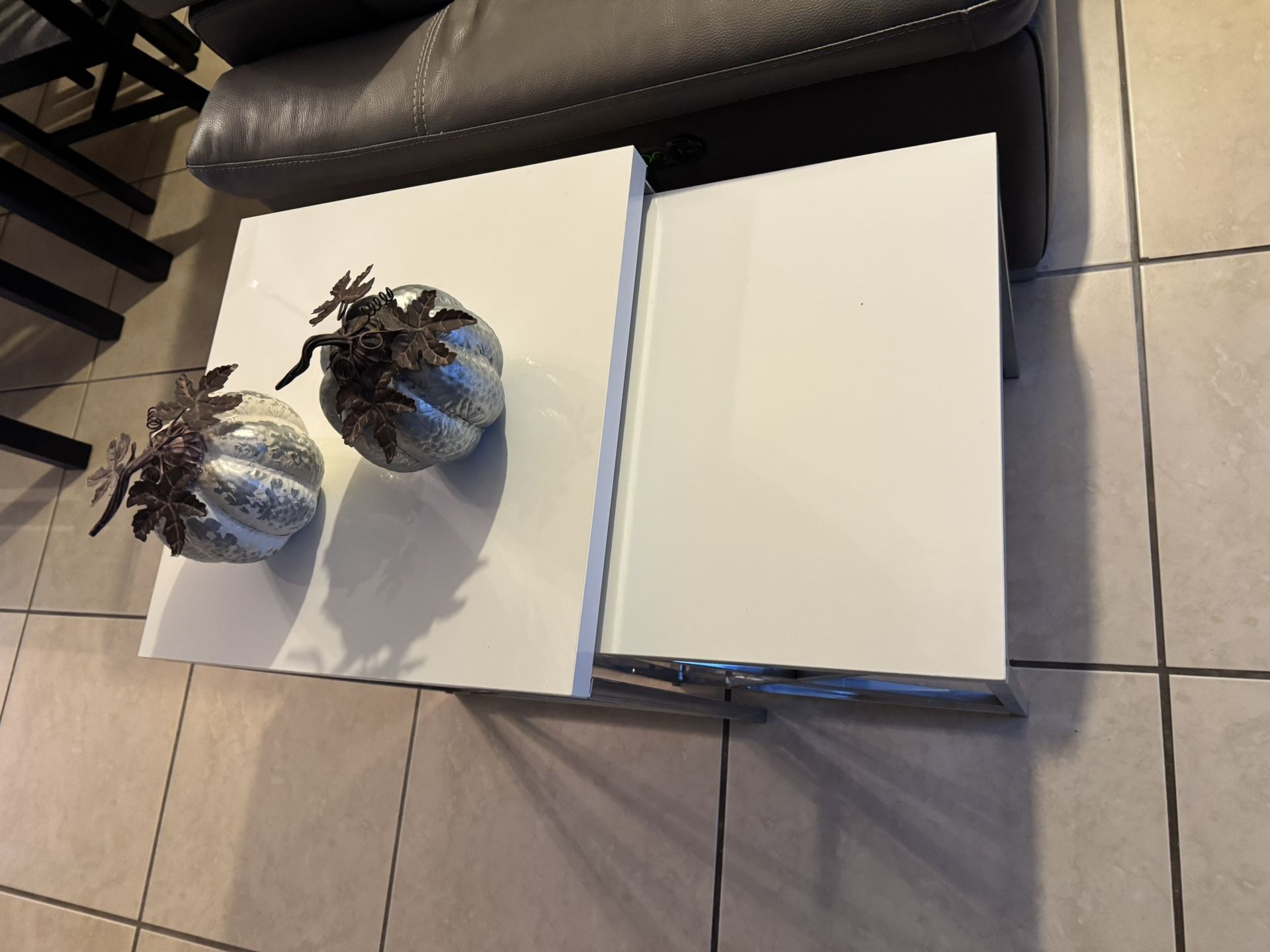 Coffee And End Table Set