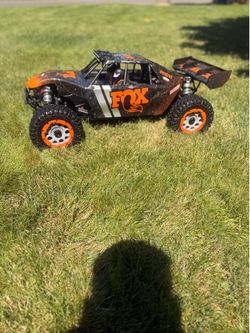 1\5th Scale Losi RC Car