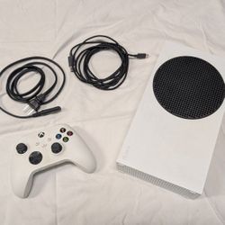 Xbox Series S With Controller
