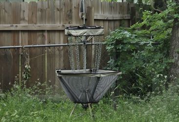 Disc golf basket