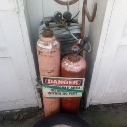 Oxygen And Acetling Tanks Gauges Hoses Welding Tips Cutting Tips And Extra Stuff