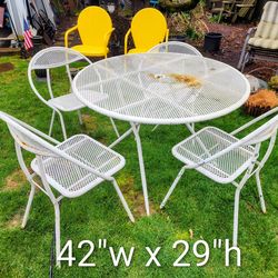 Mid century Rid Jid/Salterini folding patio set.  Hoop chairs have good welds.
42"w x 29"h 

MCM