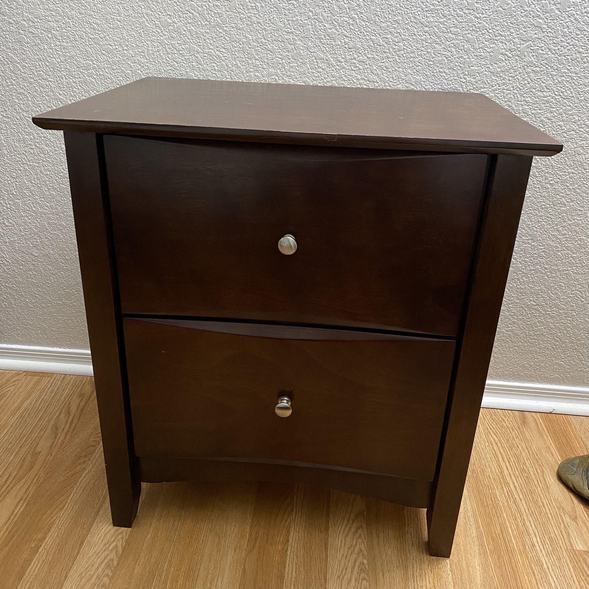 Brown Night Stand / Mueble Pequeño