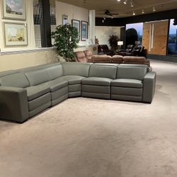 Reclining sectional