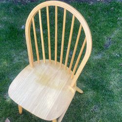 Table with 4 chairs