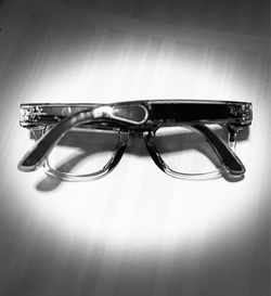 Limited Edition Transparent Ray-Ban Meta Wayfarer smart glasses, model RW4006 Gen 1