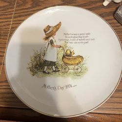 Holly Hobbie Commemorative Edition Mother's Day 1974 Porcelain Plate