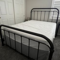 Queen Serta Mattress & Bed Frame for Sale – Like New